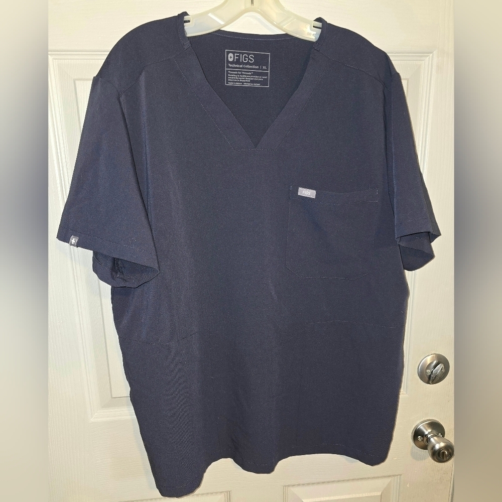 FIGS Dark Blue 3 Pocket V Neck Scrub Top Men's XL